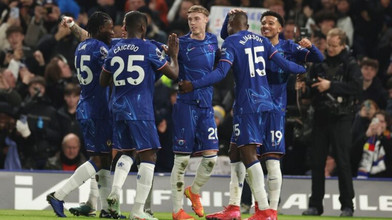 Actualizări ale loturilor din Europa League și Conference League Chelsea îl adaugă pe Palmer, iar Spurs îl omit pe Kinsky.